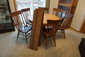 Wood Dining Room Table with 6 Chairs and 2 Leafs