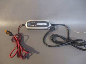 lot 8 image: C-Tek Battery Charger