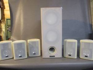 lot 6 image: Dogg Digital Audio Surround System
