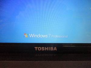 lot 19 image: Toshiba Computer