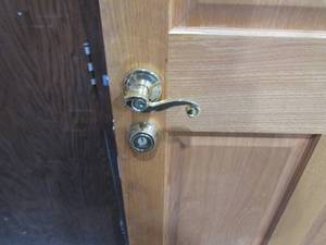 lot 6 image: Solid Wood Door