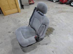 lot 11 image: Seat