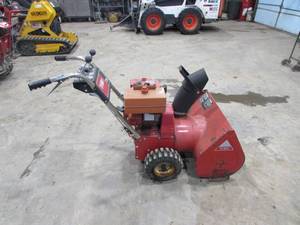 lot 13 image: Toro 724 Snow Blower with Electric Start