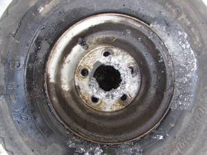 lot 10 image: (2) Trailer Tires