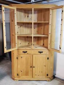 lot 5 image: Wooden Corner Cabinet