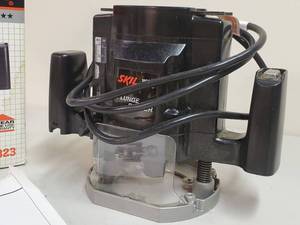 lot 14 image: Skil Plunge Router