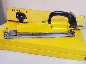 lot 31 image: Astro Power Model AP-01 Long Board Sander Dual Piston
