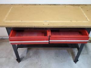 lot 38 image: 2- Drawer Workbench