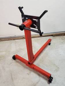 lot 39 image: Brand New Engine Stand