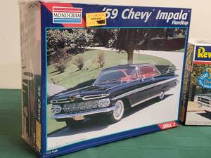 lot 52 image: (3) New In Box Models Ready to Assemble