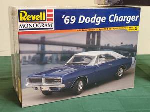 lot 54 image: (3) New In Box Models Ready to Assemble