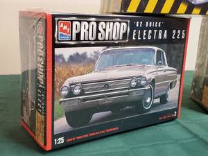 lot 56 image: (3) New In Box Models Ready to Assemble