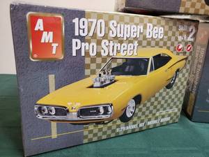 lot 64 image: (3) New In Box Models Ready to Assemble