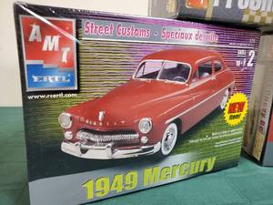 lot 66 image: (3) New In Box Models Ready to Assemble