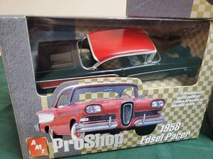 lot 70 image: (3) New In Box Models Ready to Assemble