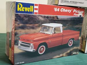 lot 74 image: (3) New In Box Models Ready to Assemble