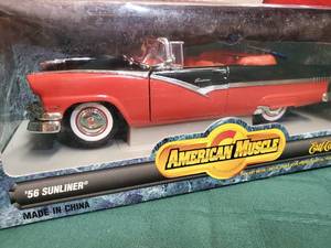 lot 121 image: (2) New In Box Die Cast Metal Cars
