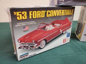 lot 124 image: (3) New In Box Models Ready to Assemble