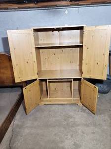 lot 145 image: Entertainment Center