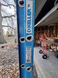 lot 155 image: 13ft Blue Fiberglass Extension Ladder