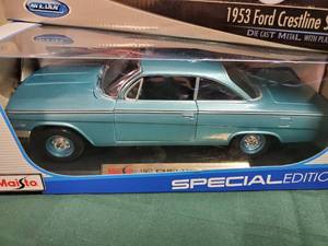 lot 158 image: (2) New In Box Die Cast Metal Cars