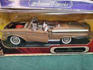 lot 160 image: (2) New In Box Die Cast Metal Cars