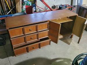 lot 193 image: Retro 70s (2) Piece Wooden Dresser on a Wooden Base Pedestal