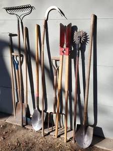 lot 196 image: Yard Tool Lot