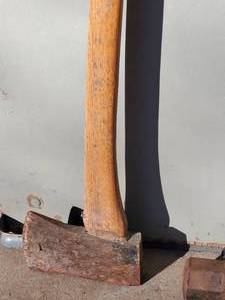 lot 198 image: 2-Axe & Sledge Hammer Lot