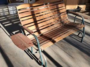 lot 278 image: Porch Swing in nice Condition
