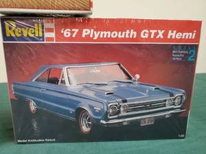 lot 247 image: (3) New In Box Models Ready to Assemble