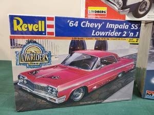 lot 250 image: (5) New In Box Models Ready to Assemble