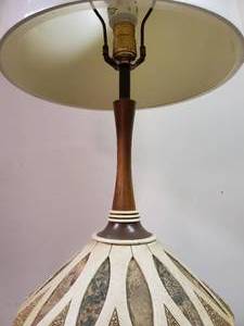 lot 258 image: Decorative Vintage Lamp
