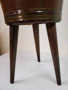 lot 266 image: Wooden Planter Holder