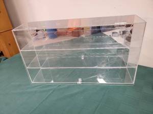 lot 282 image: Display Case with Models