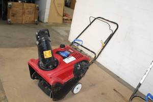 lot 15 image: Toro Power Clear 721 R-C Commercial 21 Snowblower 212cc OHV 4-Cycle Recoil Start