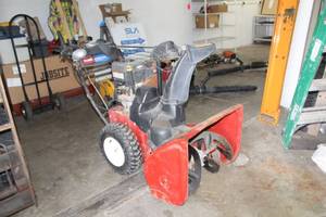 lot 13 image: Toro Power Max Heavy Duty 826 OXE 26 Snowblower