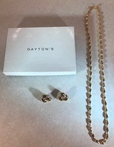 lot 1 image: Monet Fashion Necklace & Ear Rings