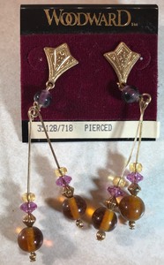 lot 33 image: Woodward Ear Rings