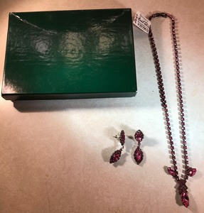 lot 50 image: Set Daytons Necklace & Ear Rings