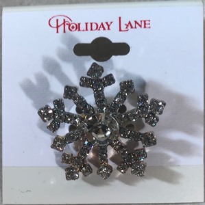 lot 55 image: Holiday Lane Fashion Pin