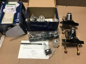 lot 68 image: 4 in. Centerset 1-Handle Lavatory Faucet in Chrome &nbspin good condition 