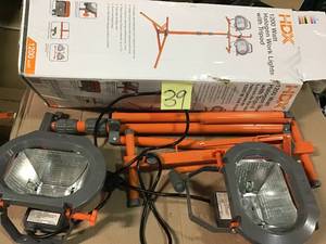 HDX 1200 Watt 2 Head Halogen Work Light Tripod Portable Sled Extends 72 in. in good condition