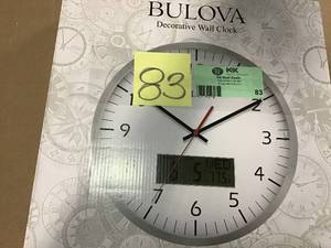 14 in. H x 14 in. W Round Wall Clock in good condition