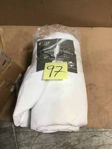 Harmony 18 in. Queen Polyester Mattress Pad in good condition