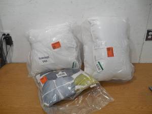 lot 45 image: PATIO CUSHION LOT OF 5