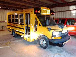 2014 Chevrolet 6.0 Ltr. Thomas 14 Passenger Bus. 42k miles. Excellent Reasonable Reserve
