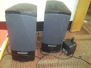 Suzuki Speakers � Pair with Cables.