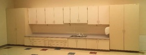 22 ft. of Base, Upper and Pantry cabinets � Massive.
