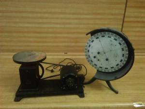 2 Science Instruments � Vintage, Hartl Optical and Central Scientific